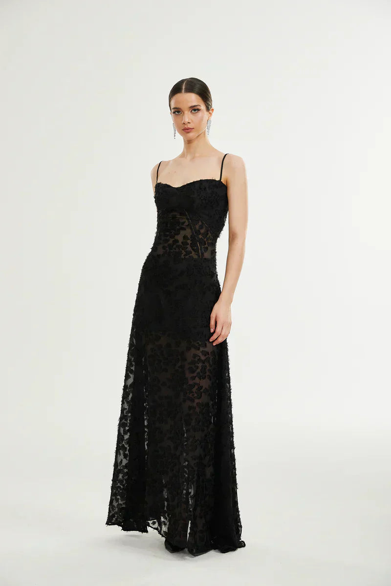 Monique | Vestido Longo Preto em Renda Floral com Alças Finas