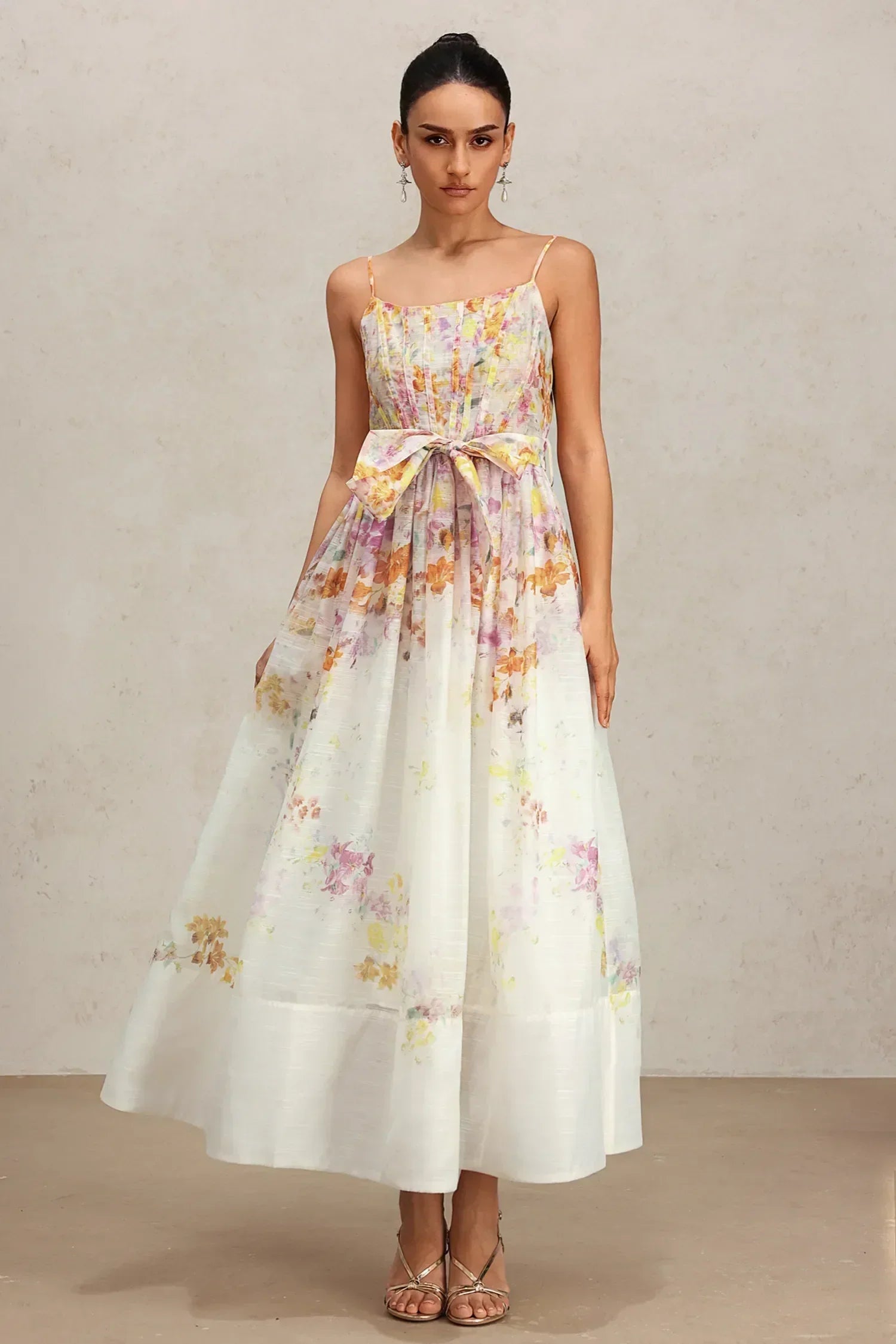 Amélia | Vestido Midi Retrô Floral com Corpete, Laço e Saia em Tule