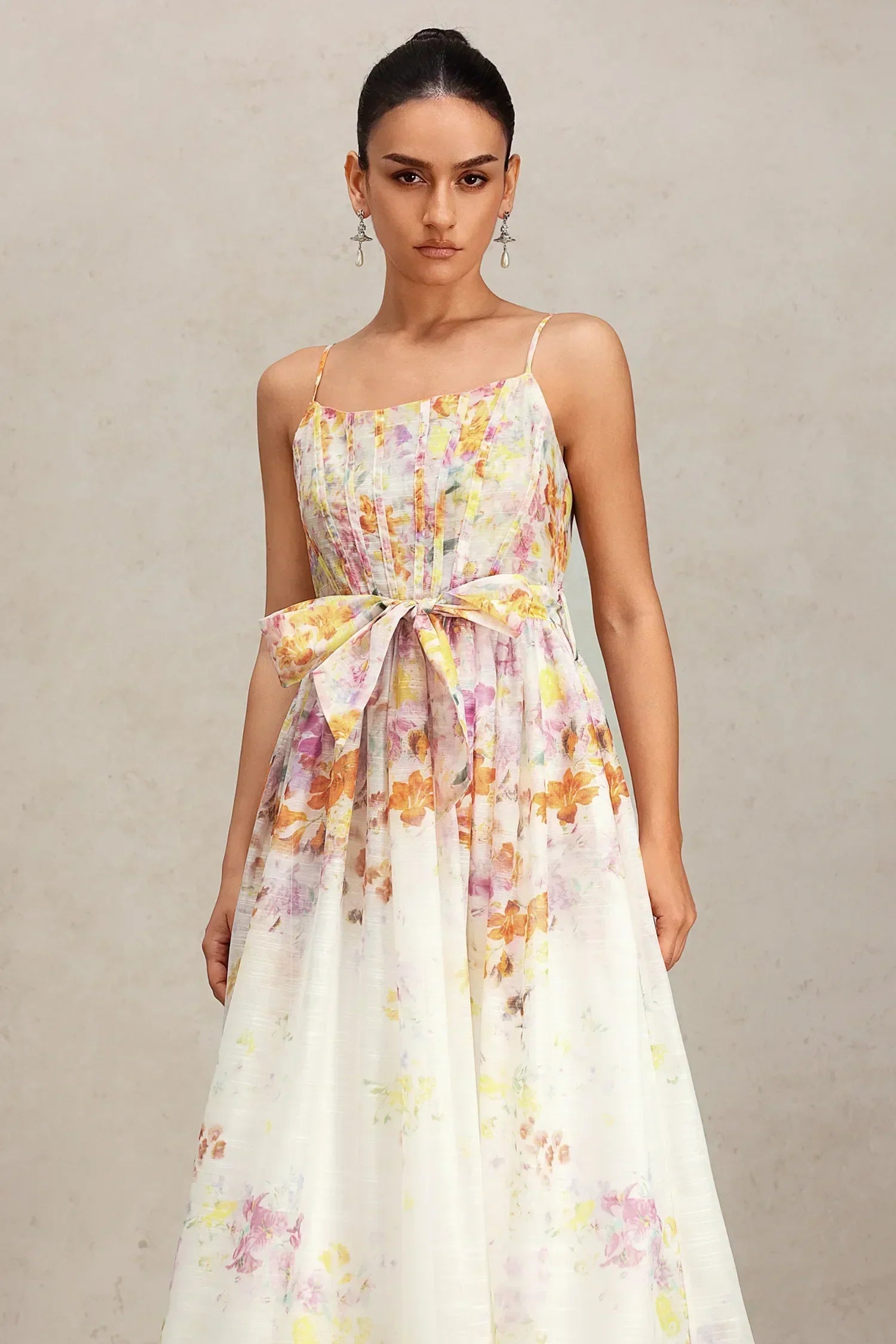 Amélia | Vestido Midi Retrô Floral com Corpete, Laço e Saia em Tule