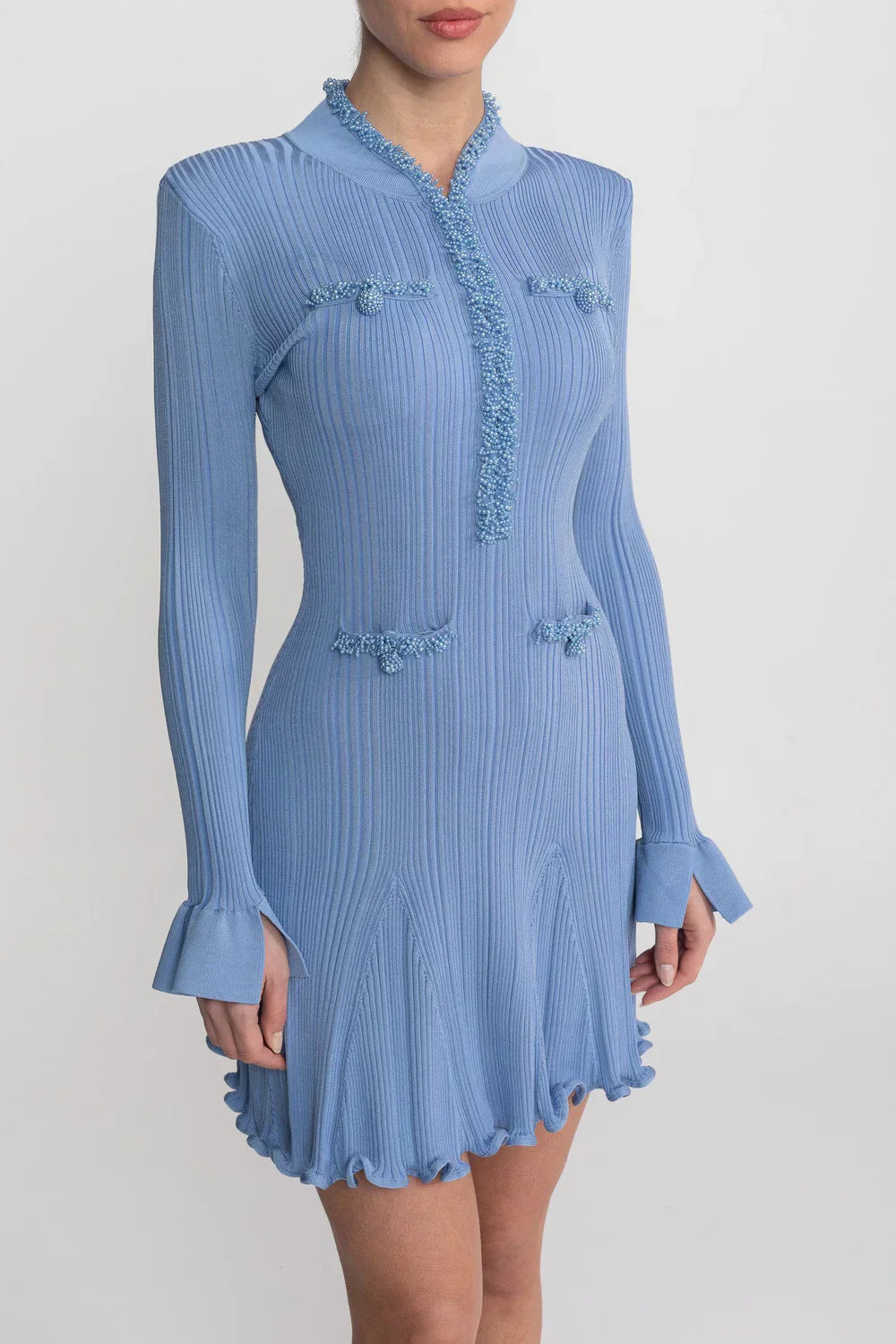 Yasmin | Vestido Curto Azul em Malha com Manga Sino e Pedraria