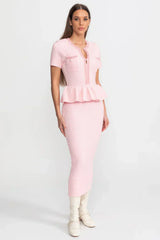 Valentina | Vestido Midi Rosa em Tricô com Babados e Bordado de Pérolas