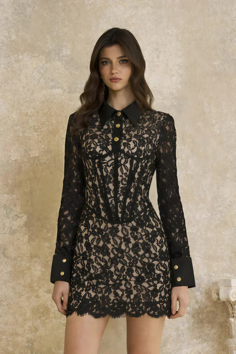 Arabela | Vestido Curto Preto em Renda Dourada com Cintura Alta e Gola