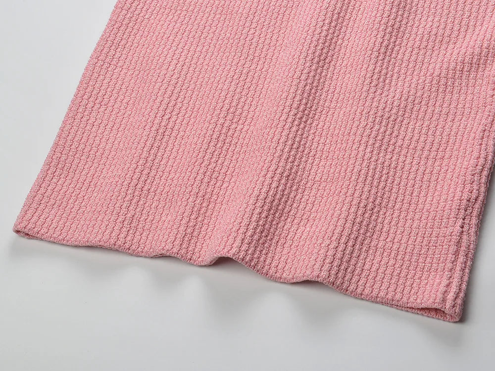 Valentina | Vestido Midi Rosa em Tricô com Babados e Bordado de Pérolas