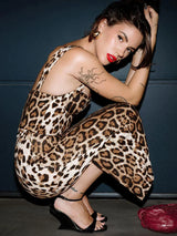 Vitória | Vestido Midi Animal Print com Alças Finas e Modelagem Ajustada