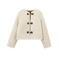 Berenice | Casaco Cropped em Shearling Bege com Fechamento em Toggles