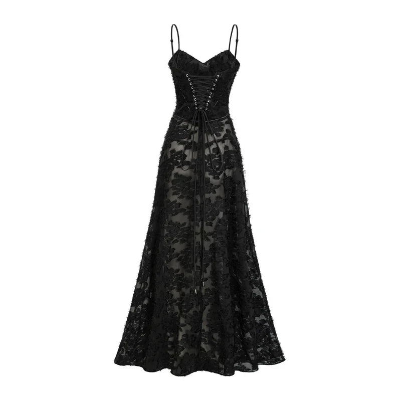 Monique | Vestido Longo Preto em Renda Floral com Alças Finas