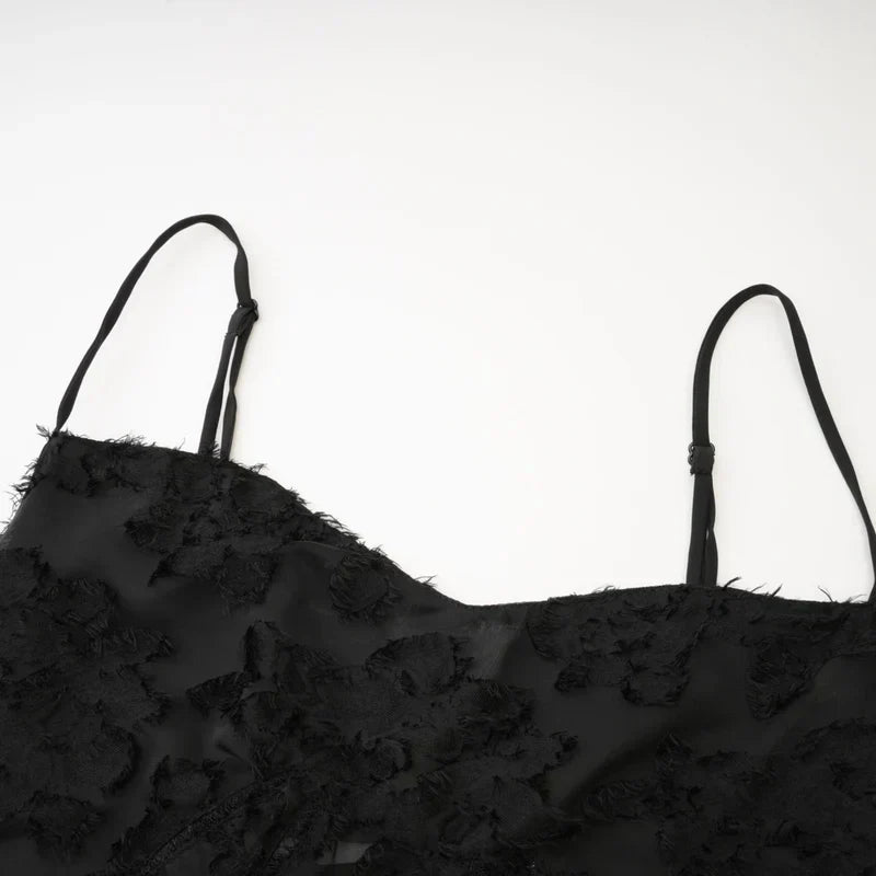 Monique | Vestido Longo Preto em Renda Floral com Alças Finas