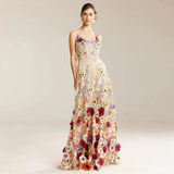 Jardim | Vestido Longo em Tule com Flores Aplicadas em Relevo