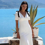 Clarice | Vestido Longo Branco com Laços e Decote em V