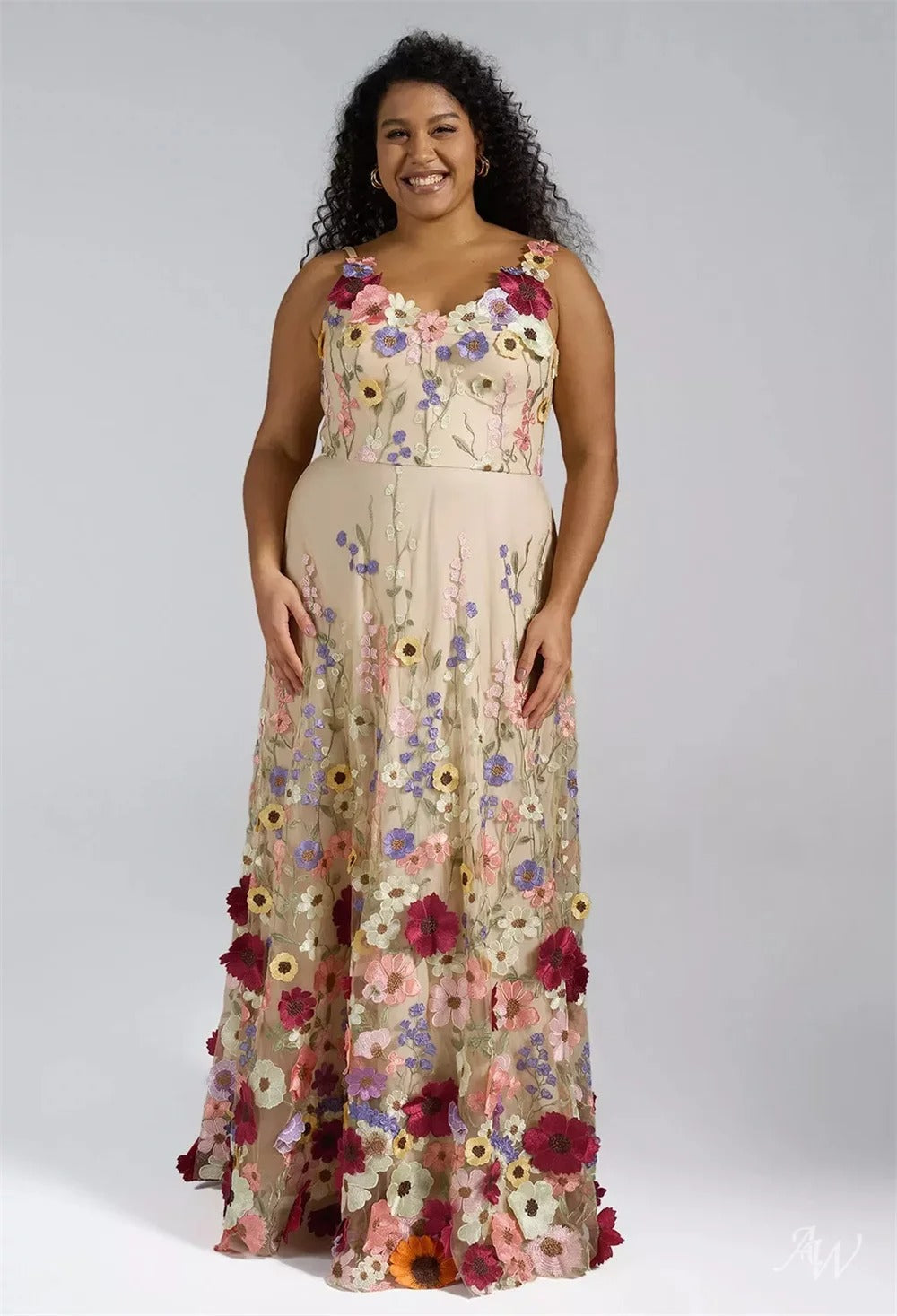 Jardim | Vestido Longo em Tule com Flores Aplicadas em Relevo