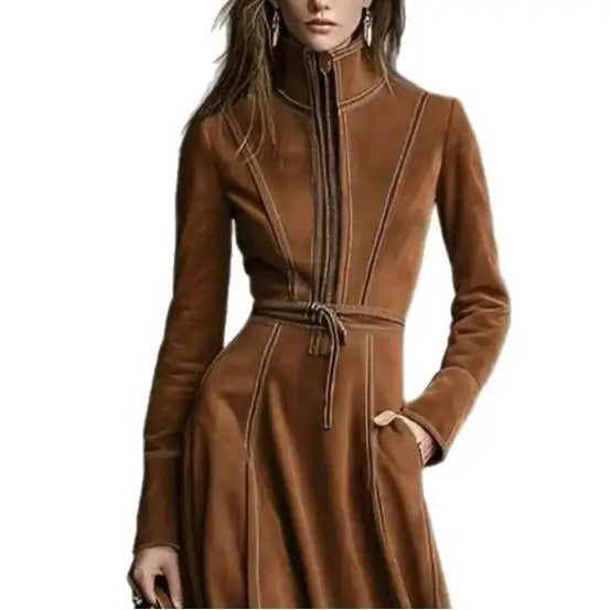 Bruna | Vestido Longo de Camurça com Cinto e Caimento A-Line