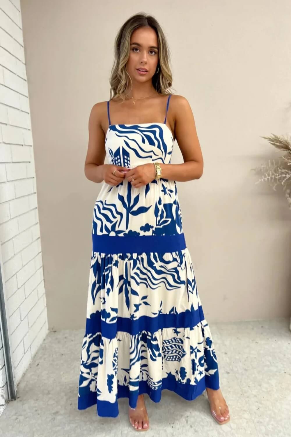 Carmen | Vestido Longo Azul e Branco com Estampa Marcante