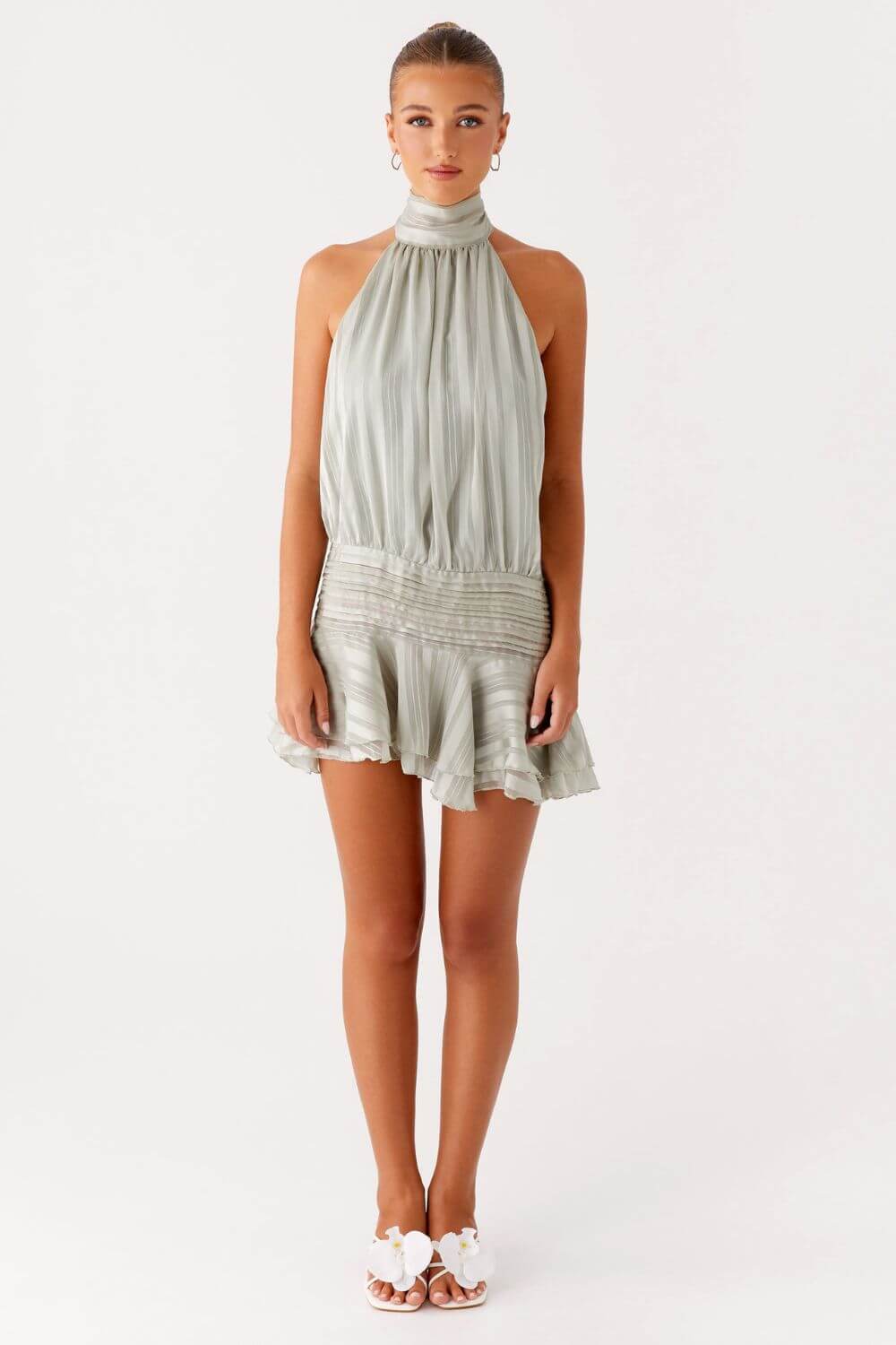 Solange | Vestido Curto em Listras Amarelo Claro com Halter e Costas Abertas