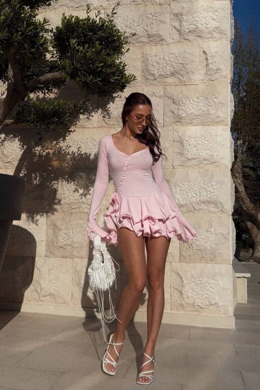 Mariane | Vestido Curto Rosa Blush com Mangas Bufantes e Babados