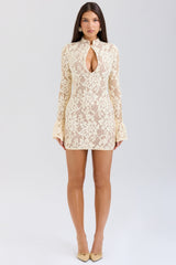 Sorelle | Vestido Curto em Renda Floral Off-White com Manga Longa e Recorte Frontal