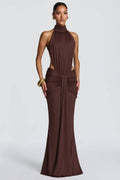 Mahogany | Vestido Longo Sereia em Mogno com Gola Alta Halter e Costas Abertas