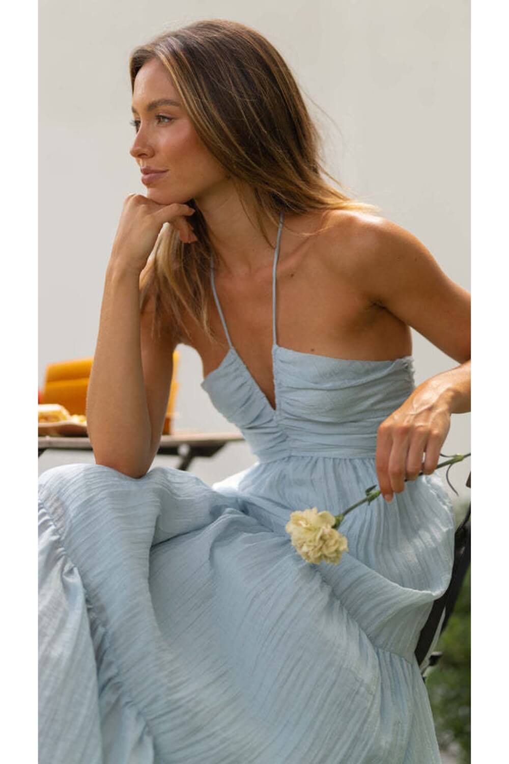 Mia | Vestido Midi Verde Sage em Tule com Decote em V