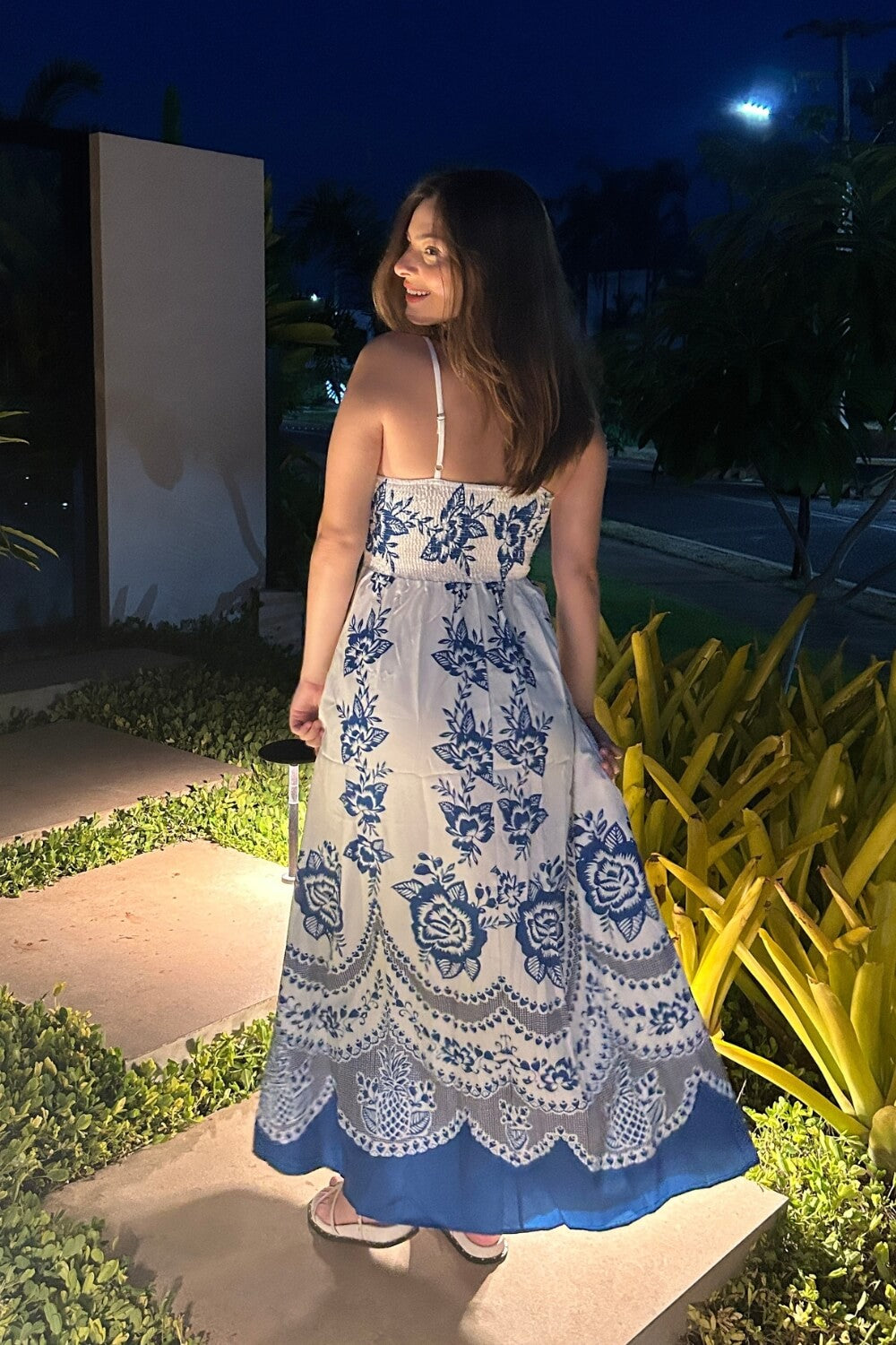 Lorena | Vestido Midi Azul Royal com Estampa Mandala