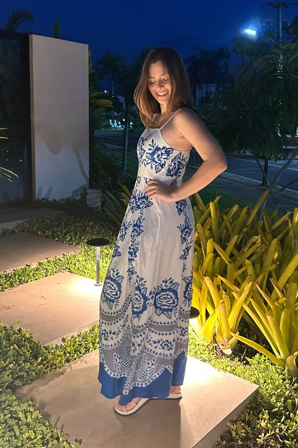 Lorena | Vestido Midi Azul Royal com Estampa Mandala