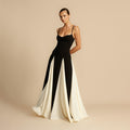 Romana | Vestido Longo Preto e Off-White com Painéis e Alça Ajustável