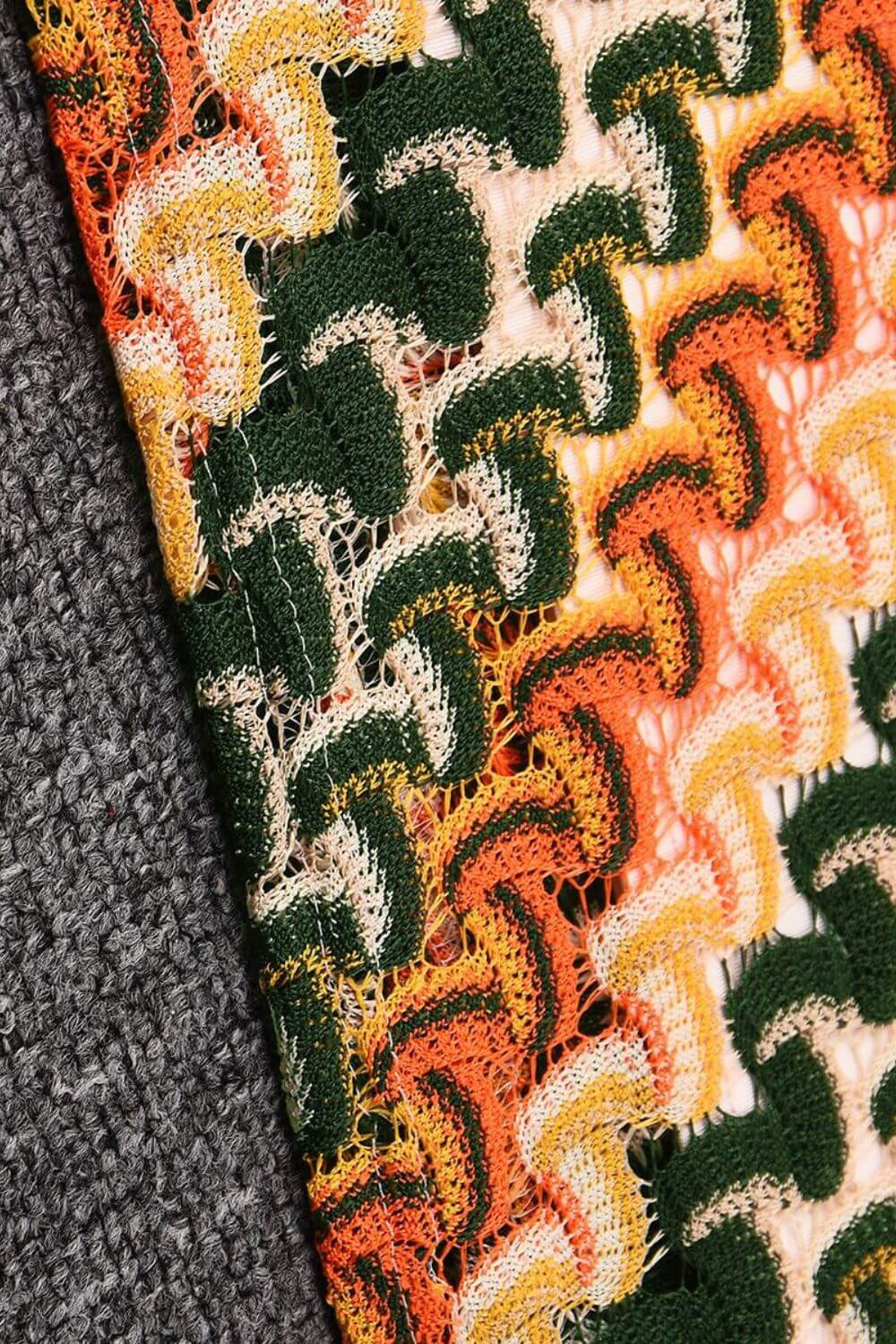 Vicenza | Vestido Mini em Renda Geométrica Tribal com Ombro Só